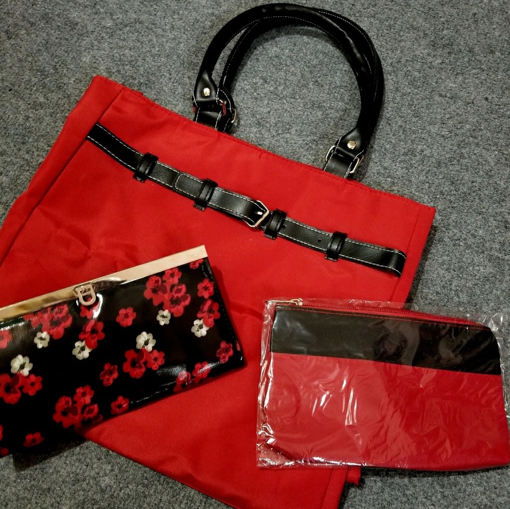 3 piece bag lot, red hot :)
